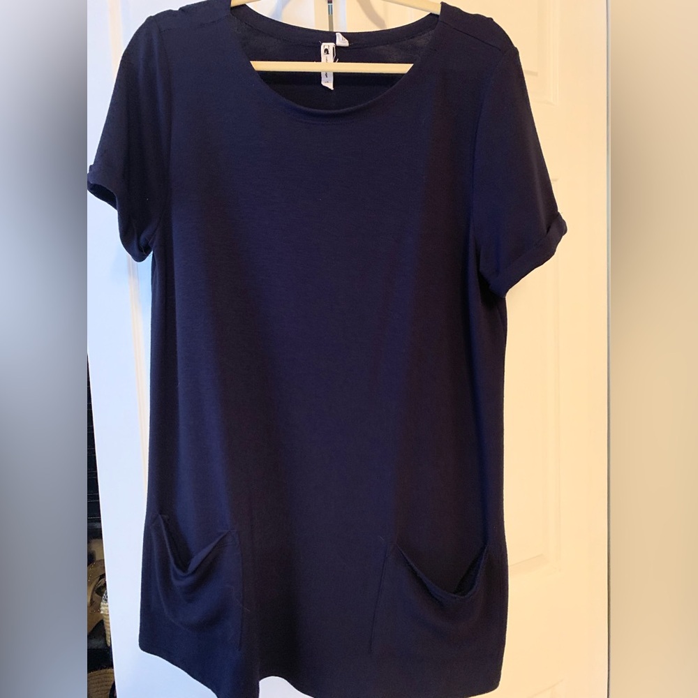 Cable & Gauge , Womens Top, Front Two-Pockets, Blue, Large,Good Condition
